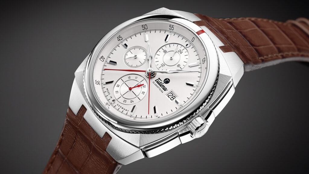 BB SaxonOne Chronograph 6420 04 Perspektive CMYK 1