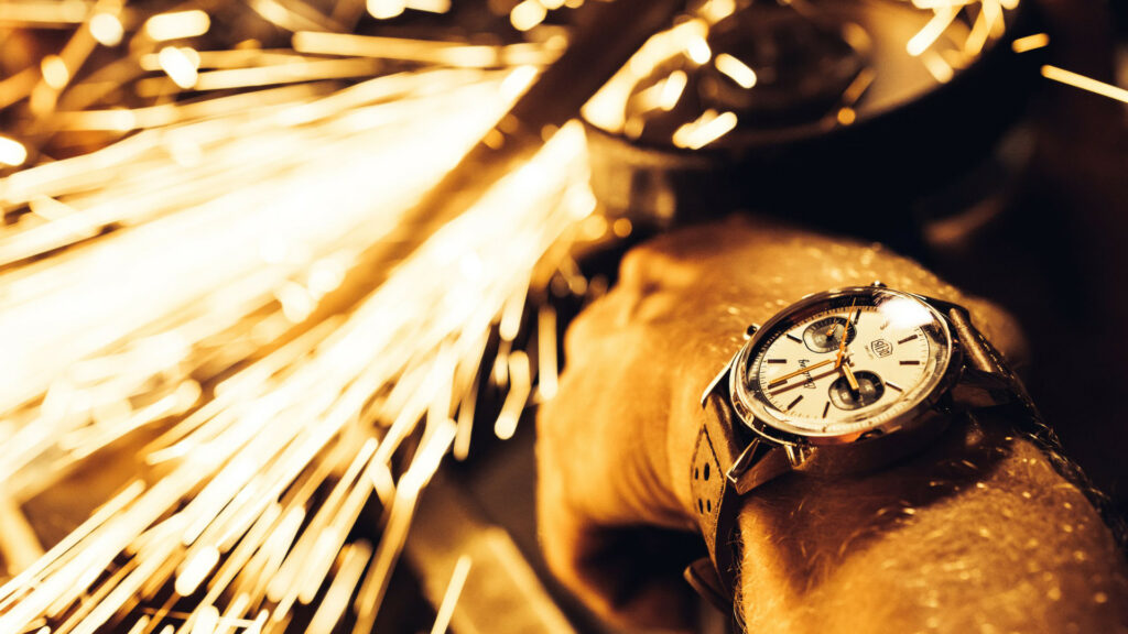 BB Breitling Deus