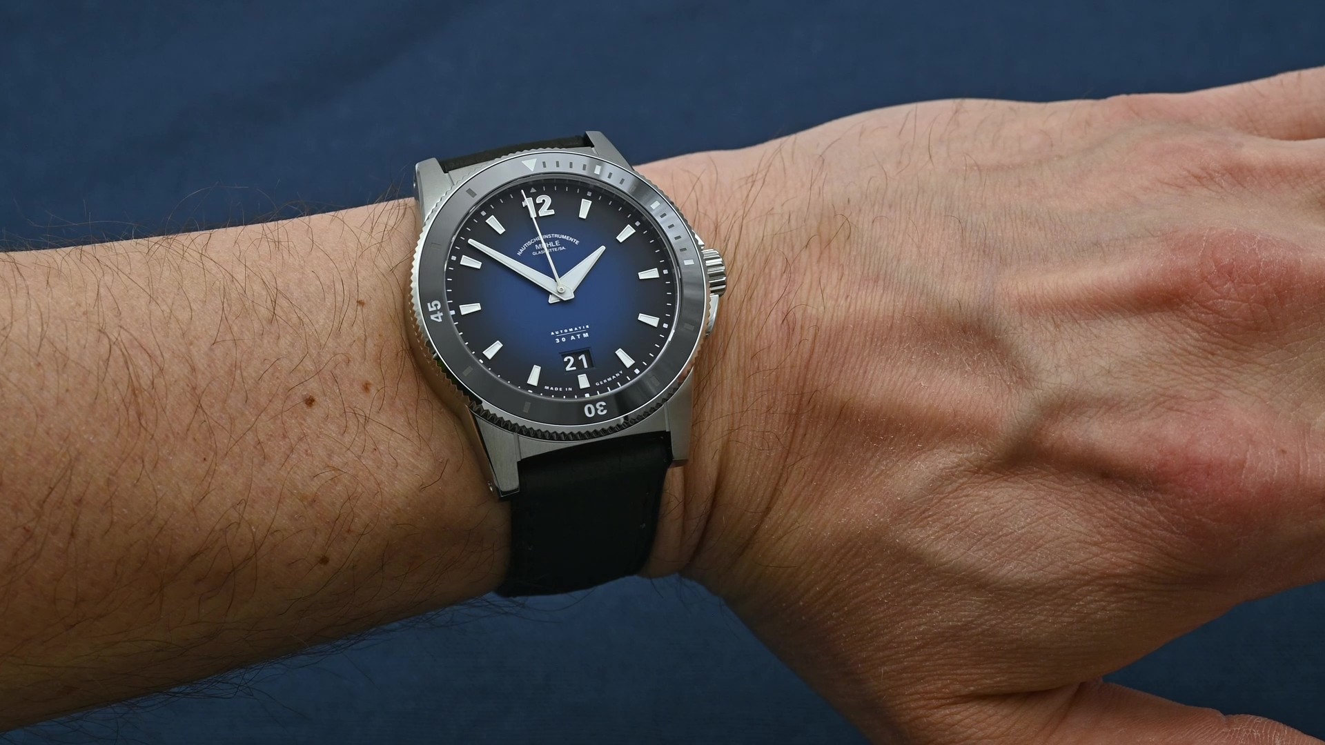 Mühle-Glashütte Sportivo Grossdatum am Handgelenk