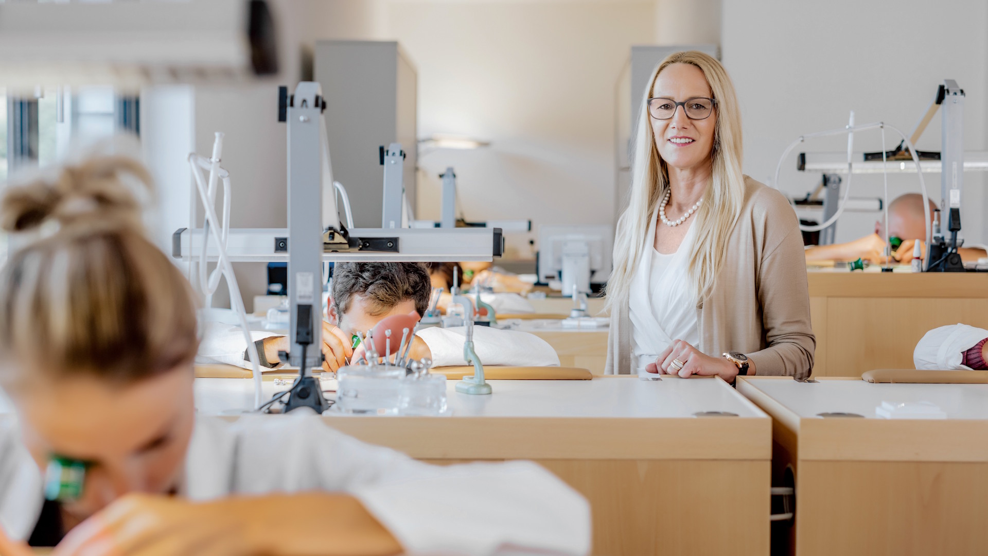 Christine Hutter lässt den Namen Moritz Grossmann in Glashütte wieder aufleben. Sie leitet die Manufaktur, die nun den 200. Geburtstag ihres Gründers feiert.