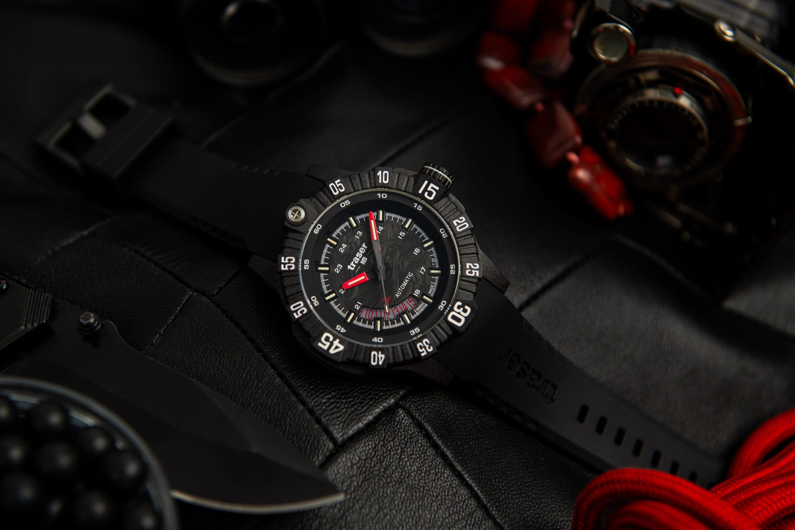Die neuen Orient Diver Design 40 Modelle mit Farbverlaufs-Zifferblättern in Grün, Blau, Braun und Kupfer. Die mechanischen Taucheruhren verfügen über ein 39,9 Millimeter großes Edelstahlgehäuse, Saphirglas und eine Wasserdichtigkeit bis 20 bar.