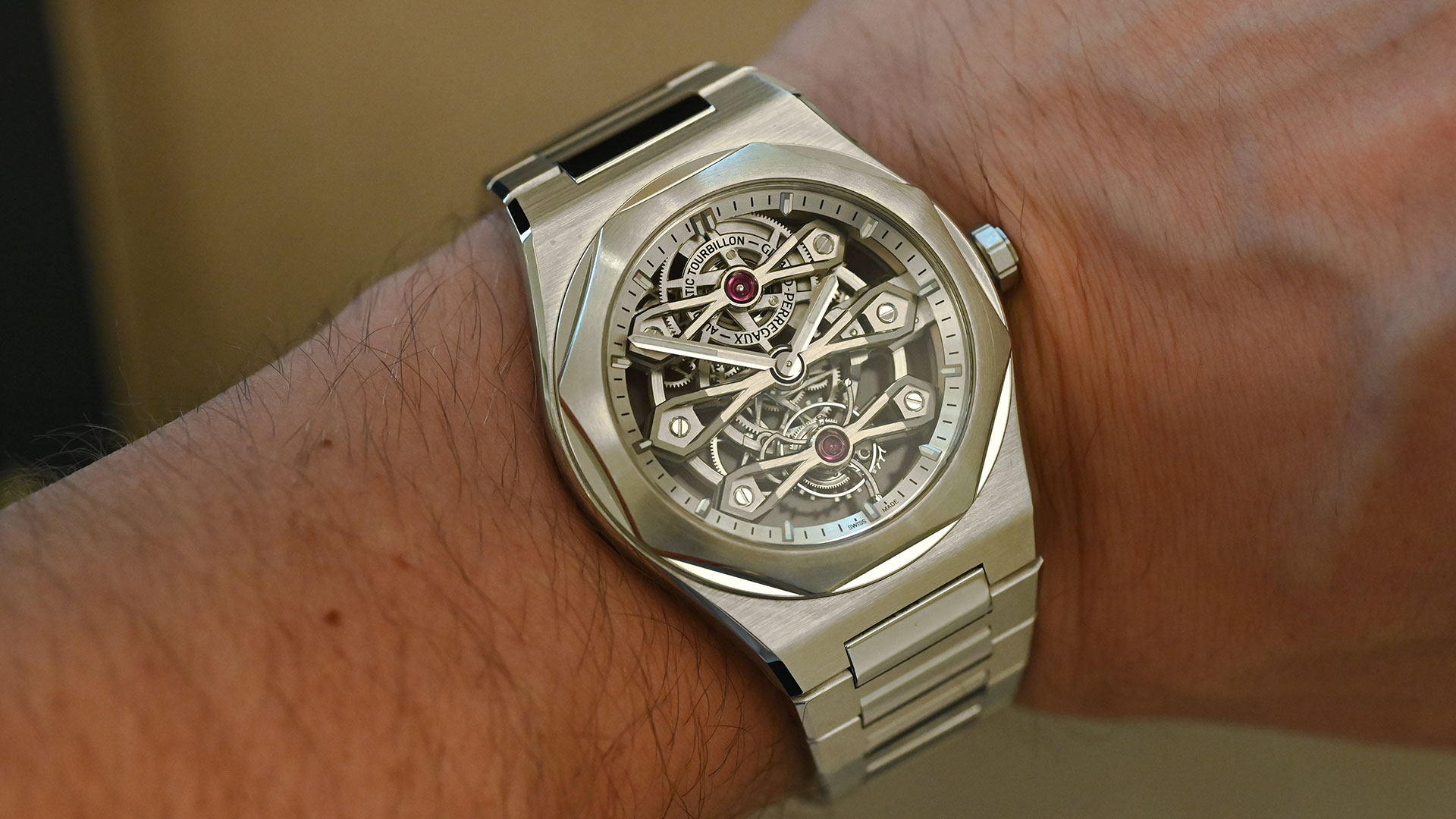 Laureato mit Drei-Brücken-Tourbillonwerk